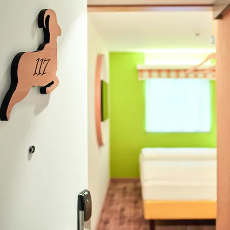 Hey Lou Hotel Piding